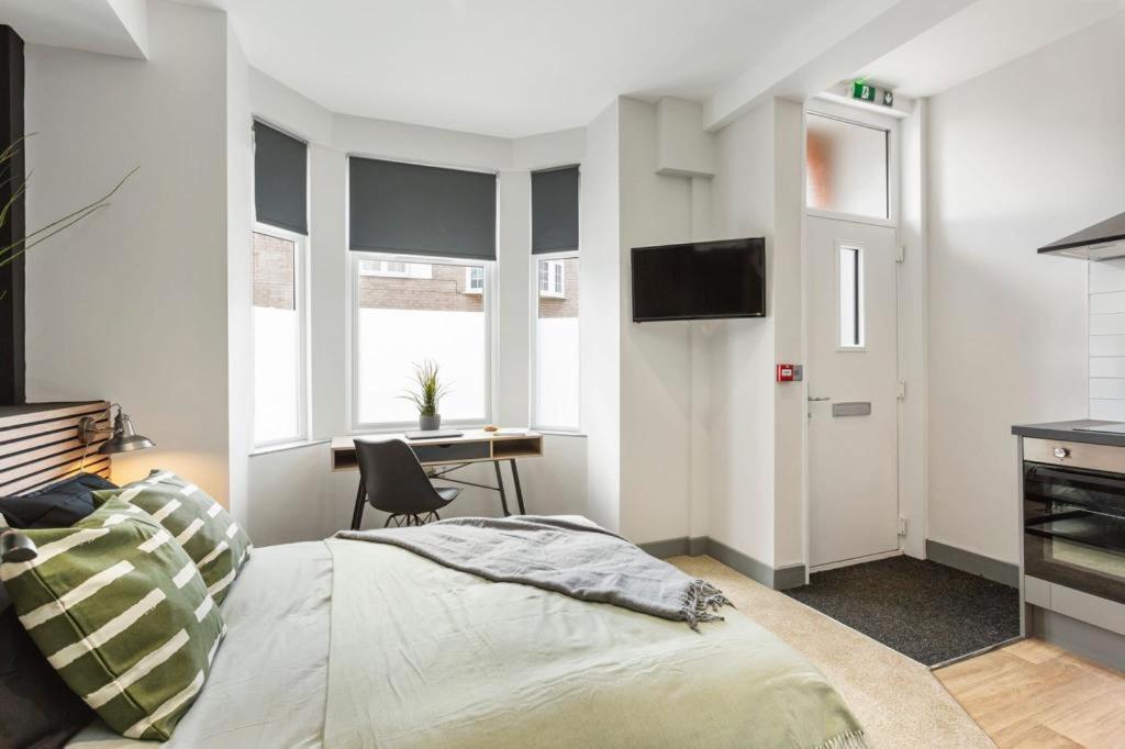 ✰Onpoint -Modern & Fresh Studio Apt Close To Centre - Convenient!✰ Appartement Beeston  Buitenkant foto